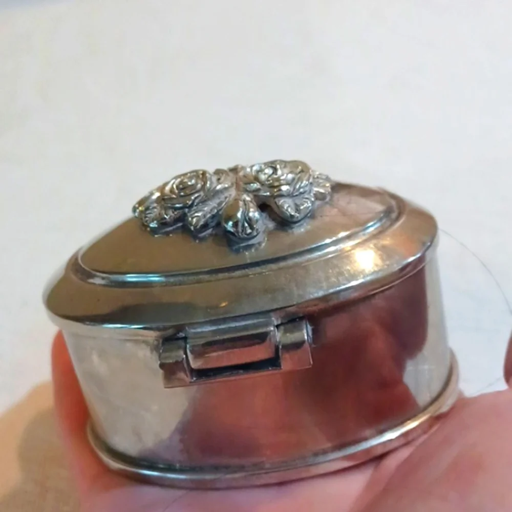 Y2K Real Silver Padded Engraved Roses Oval Trinket Jewelry Box